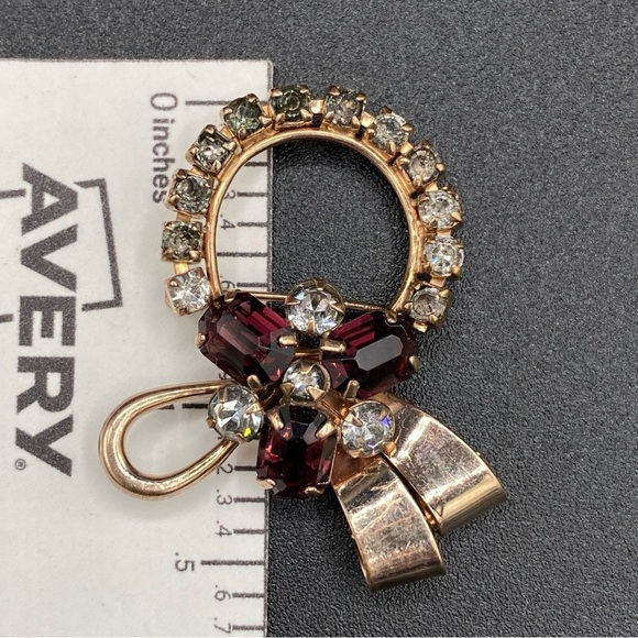Vintage 1950s Signed M&S 12k G.F. Gold Bow Wreath Brooch with Sparkly Red Crysta - Picture 9 of 11